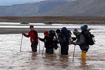Bachquerung in Spitzbergen